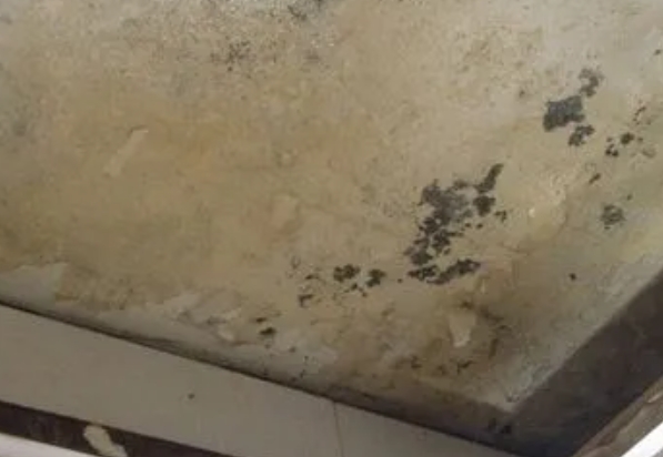 昌平阳台漏水维修公司分享下昌平卫生间渗水维修需要注意哪些问题。